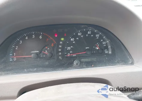 2002 Toyota Camry Le z USA, uszkodzony, nr VIN 4T1BE32K22U007484